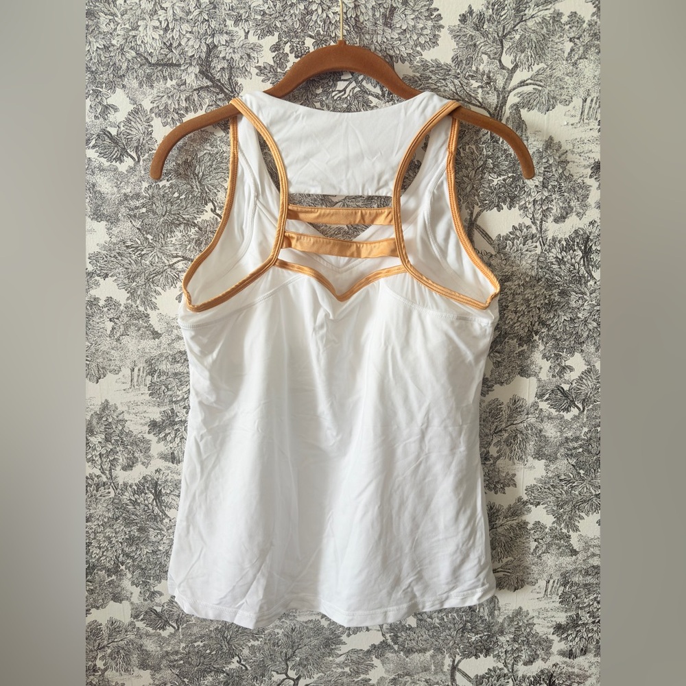 Sofibella V-Neck Club Luxe White Tennis Sports Top Gold Women's Tank Sold Out L
